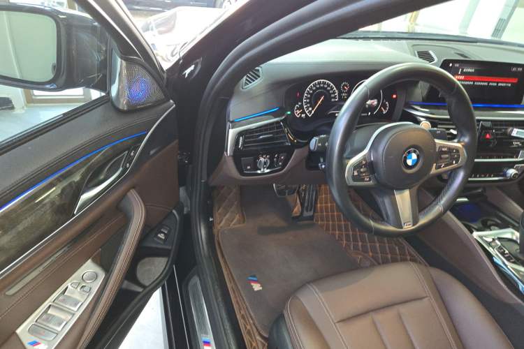 Used BMW 5 Series 2019 Restyled 525Li M Sport Package
