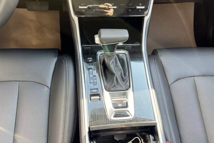 Used Changan CS75 2021 Honor Million Edition 280T DCT Prestige Model
