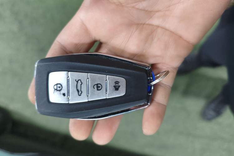 Used Geometry E Firefly 2024 301km Starlight
