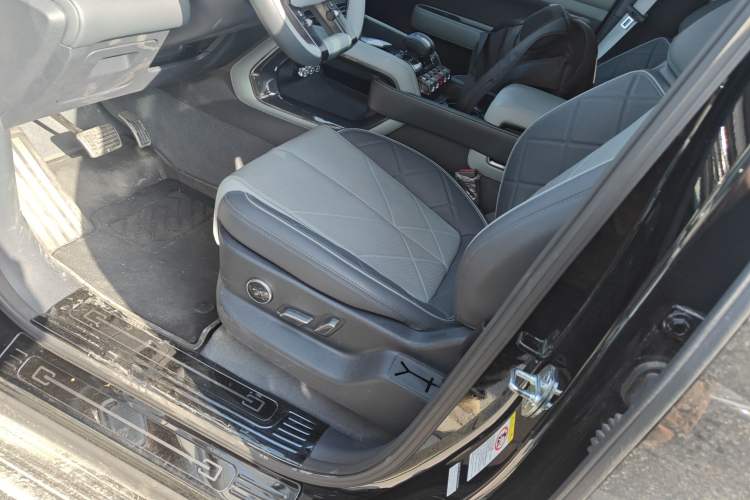 Used  Leopard 5 2023 Navigator Edition