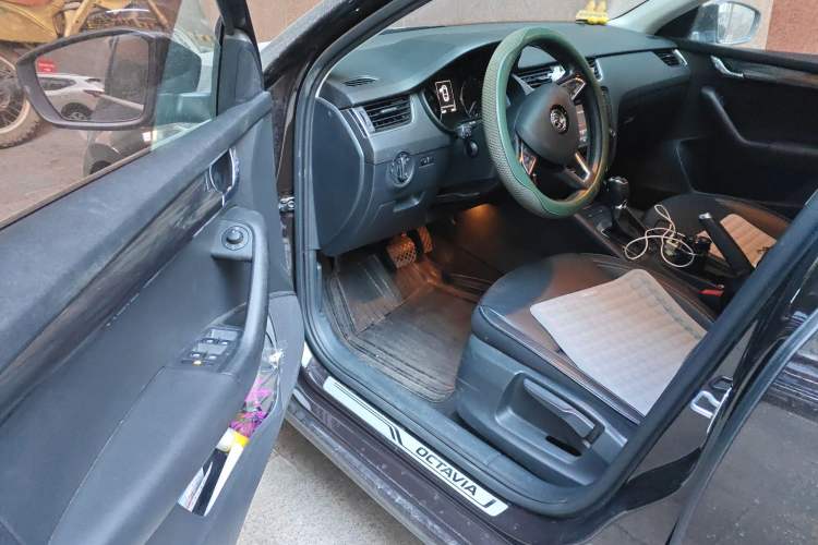 Used Skoda Octavia 2017 TSI280 DSG Smart Drive Edition
