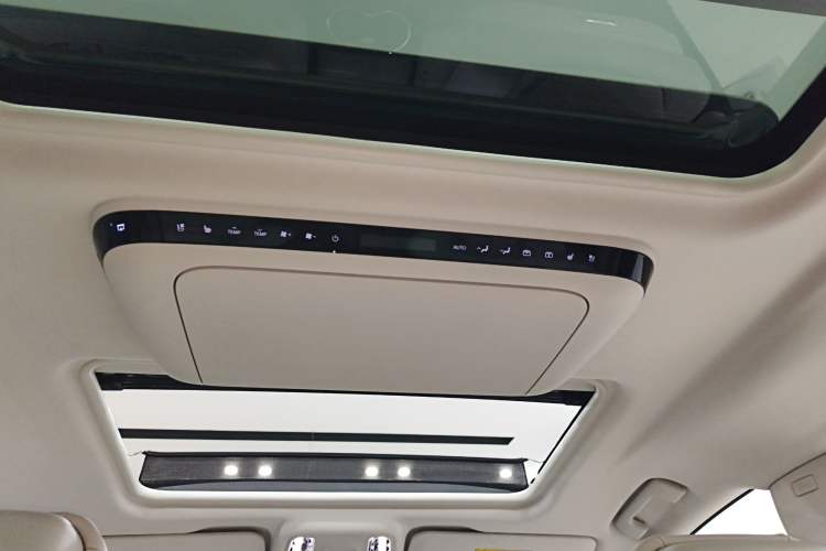 Used Buick GL8 New Energy 2024 Lu Zun Deluxe Edition 7-Seater