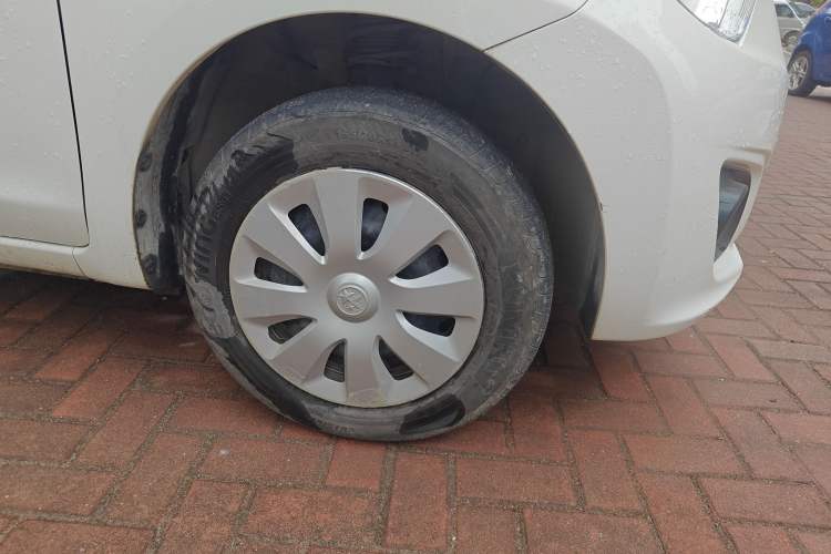 Used Venucia R30 2014 1.2L Manual Enjoyment Edition