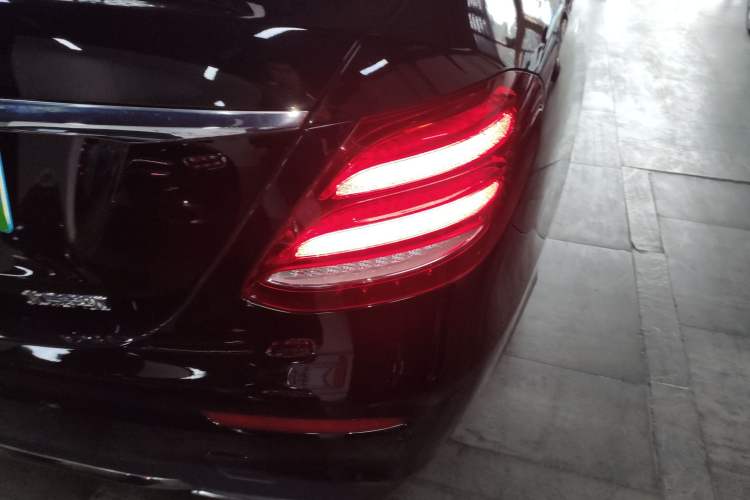 Used Mercedes-Benz E-Class 2019 E 300 L Sporty and Stylish Model