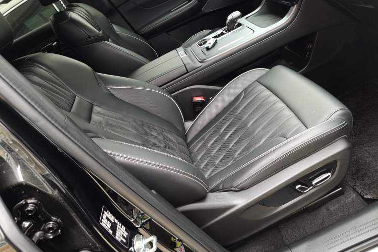 Used GAC Trumpchi GS8 2022 Flagship Series 2.0 TGDI Four-Wheel Drive Luxury Smart Connectivity Version (7 Seats)