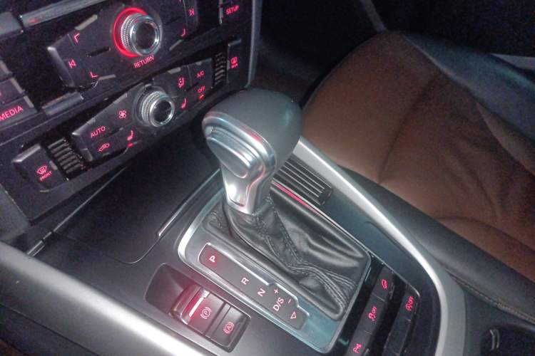 Used Audi Q5 2017 Plus 40 TFSI Ambition Model
