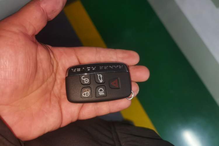 Used Land Rover Range Rover Evoque 2018 240 PS SE Smart Brilliance Edition
