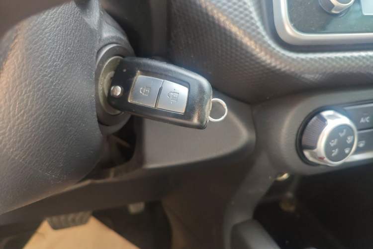 Used Nissan Kicks 2020 1.5L XL CVT Cool Enjoyment Edition
