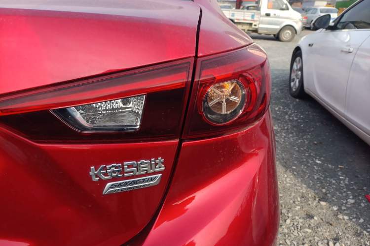 Used Mazda Mazda 3 Axela 2017 Sedan 1.5L Automatic Luxury Model Emission Standard China V
