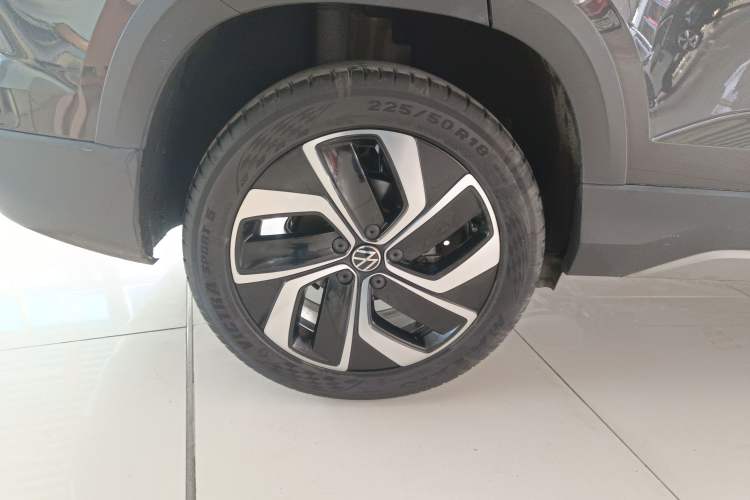 Used Volkswagen Tharu 2023 300TSI Two-Wheel-Drive Full Moon Edition
