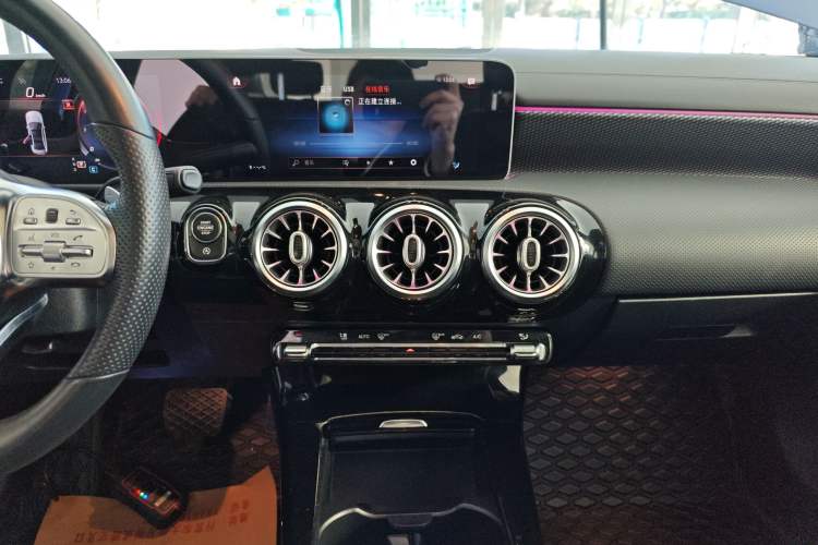 Used Mercedes-Benz A-Class 2020 Restyled A 200 L Sport Sedan Fashion Version
