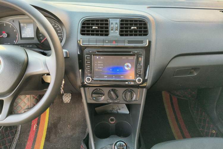 Used Volkswagen Polo 2014 1.4L Manual Fashion Edition