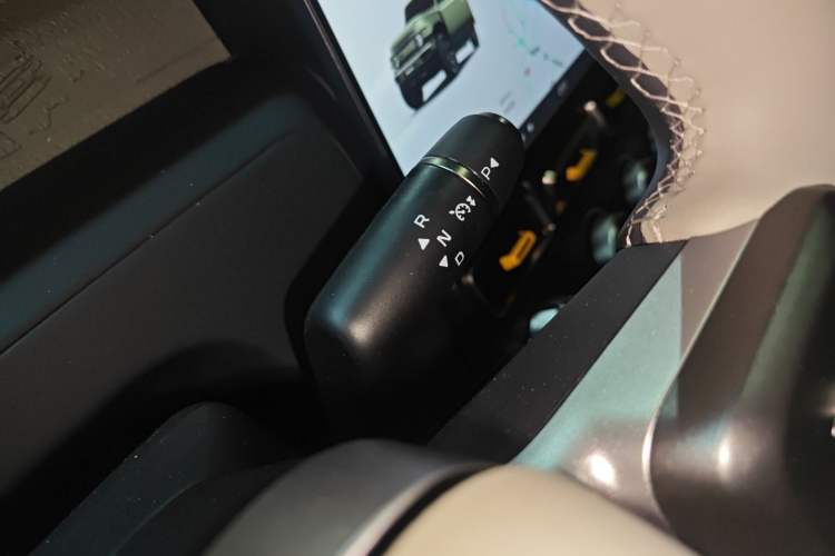 Used iCAR V23 2025 501 Four-Wheel Drive Intelligent Driving Version
