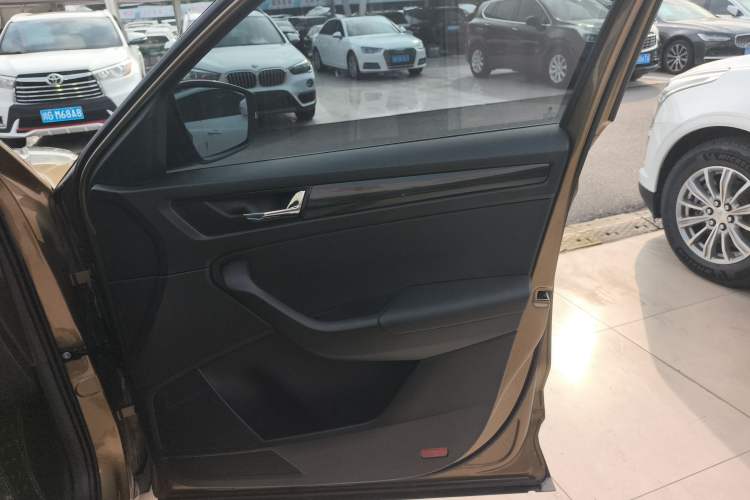 Used Skoda Kodiaq 2018 Facelifted TSI330 5-Seater Two-Wheel-Drive Luxury Enjoyment Edition
