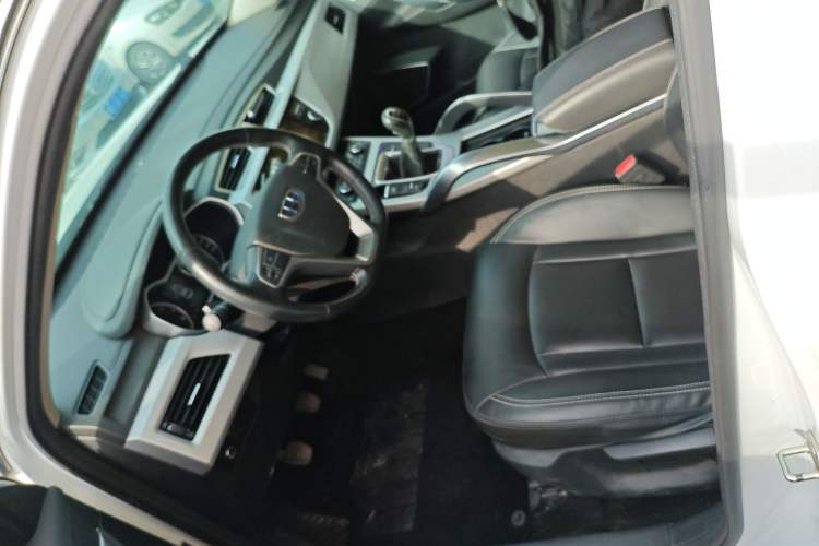 Used Geely Auto Emgrand X7 Sport 2016 2.0L Manual Smart Connect Version
