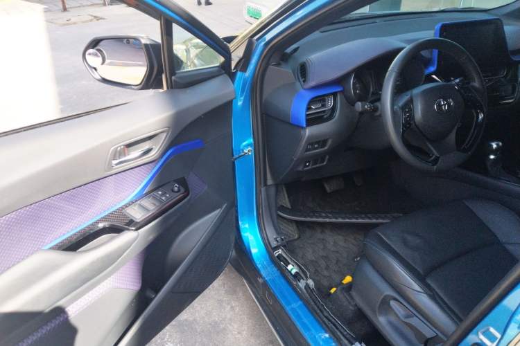 Used Toyota IZOA 2018 2.0L Yichi Version China VI Standard
