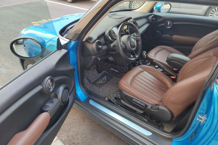 Used  MINI 2018 1.5T ONE
