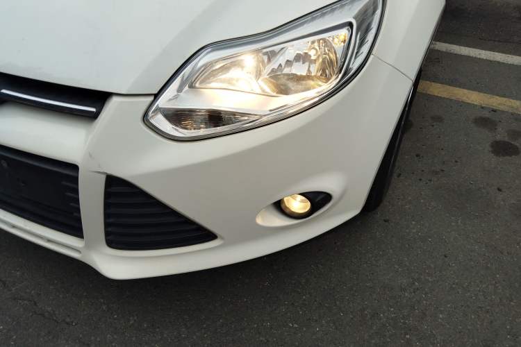 Used Ford Focus 2012 Sedan 1.6L Automatic Comfort Model
