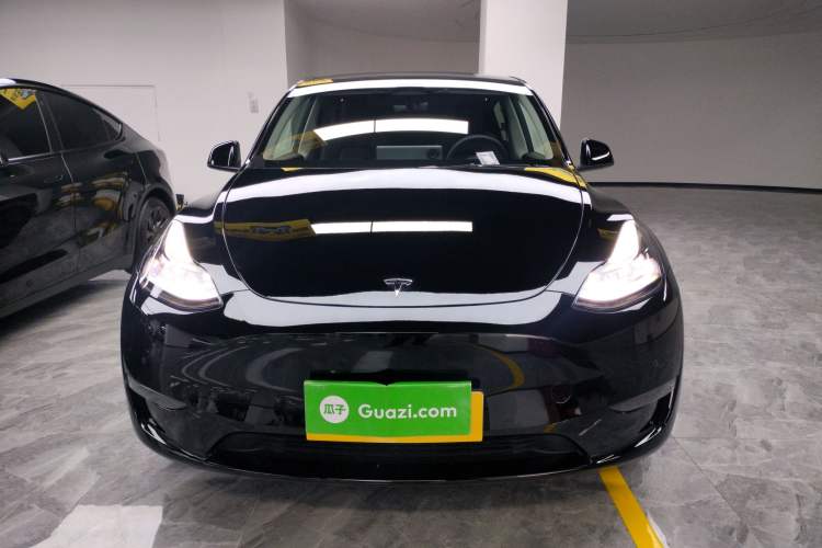 Used Tesla Model Y 2023 Long-Range All-Wheel-Drive Version