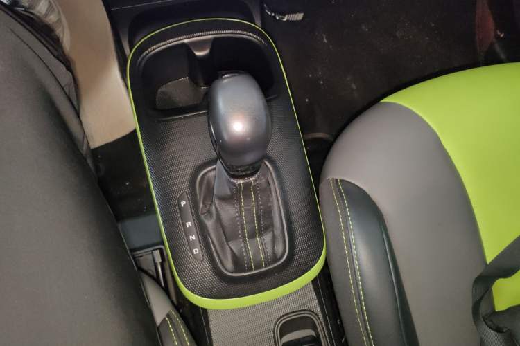 Used Roewe Clever 2021 302 km New Four-Seater Super-Efficient Version
