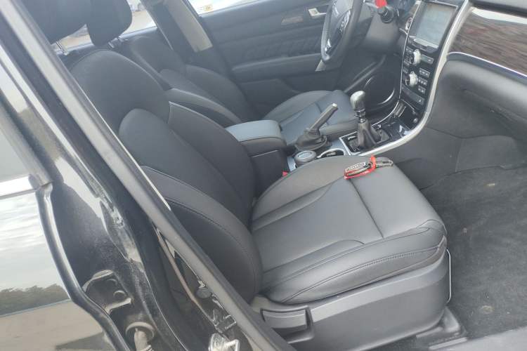 Used Haval H2 2016 Red Label 1.5T Manual Two-Wheel Drive Elite Model
