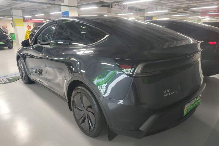 Used Tesla Model Y 2025 Long-Range All-Wheel Drive First Edition
