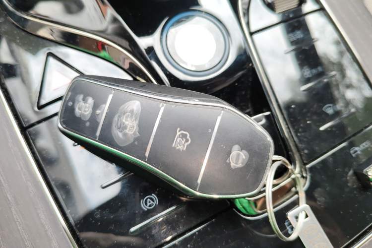 Used BYD Han 2025 EV with 701 km of Laser Radar-Enabled Intelligent Driving
