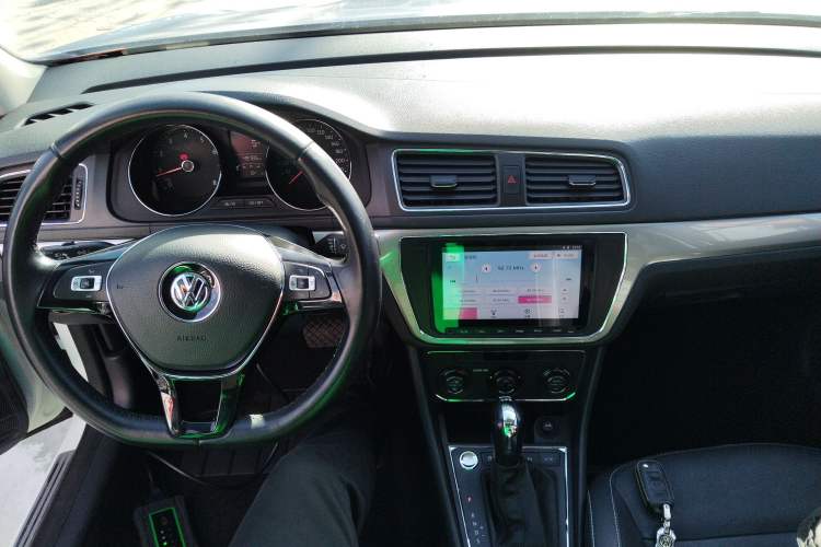 Used Volkswagen Lavida 2017 230TSI DSG Comfort Edition
