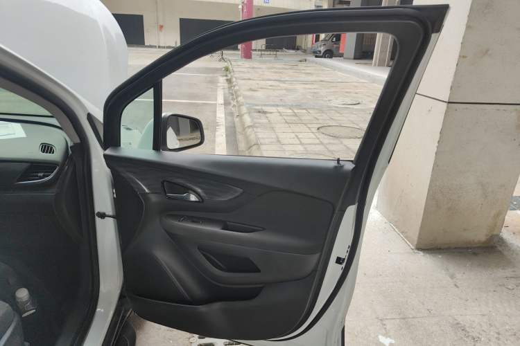 Used Buick Encore 2016 18T Automatic Two-Wheel Drive Urban Leading Edition
