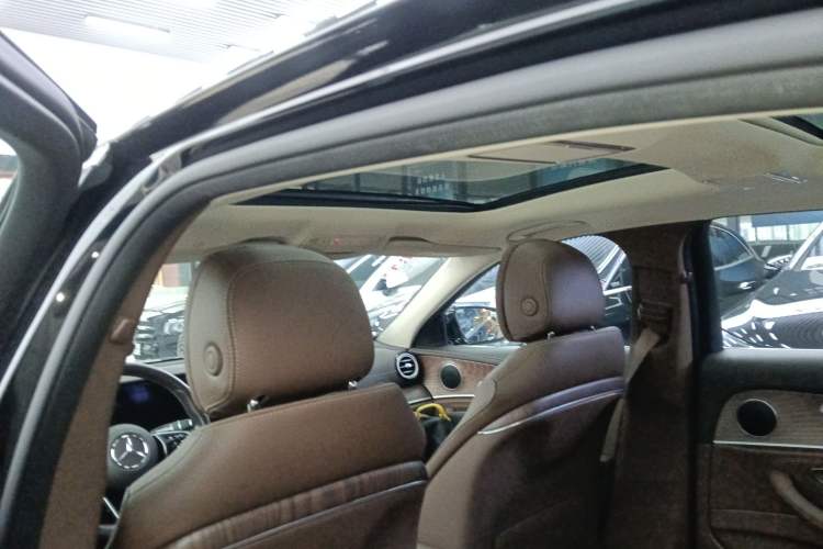 Used Mercedes-Benz E-Class 2023 E 260 L
