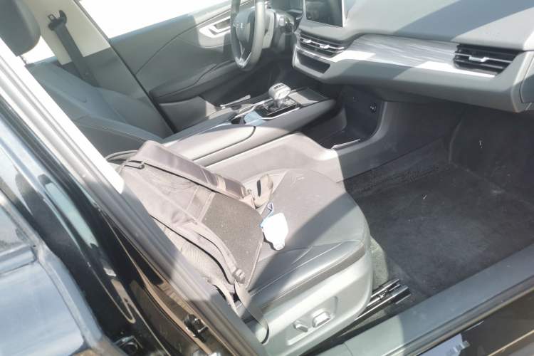 Used Hongqi E-QM5 2024 500km Range Edition
