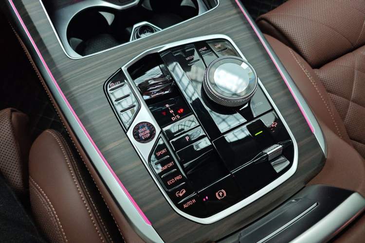 Used BMW X7 2023 xDrive40i Luxury Package with Leading Features
