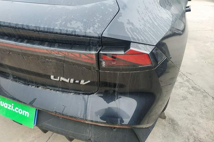 Used Changan UNI-V 2023 1.5T Prestige Model
