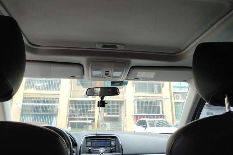 Used Mazda CX-5 2015 2.0L Automatic Two-Wheel Drive Urban Version
