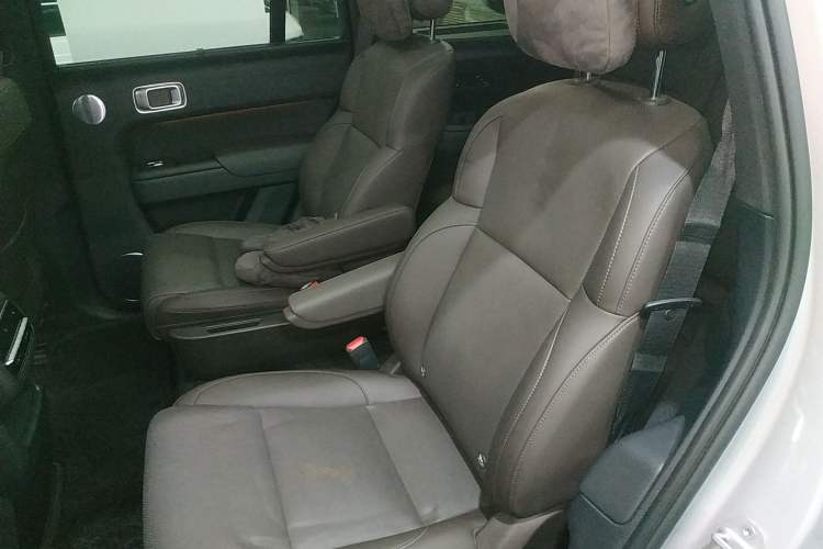 Used Li Auto L8 2023 Pro Model
