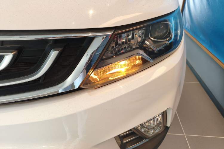 Used Geely Auto Vision X6 2016 1.8L Manual Luxury Edition
