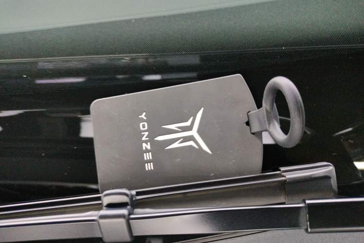 Used Tesla Model Y 2023 Long-Range All-Wheel-Drive Version
