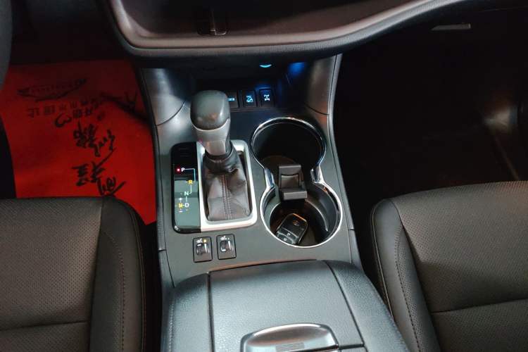 Used Toyota Highlander 2018 2.0T Four-Wheel Drive Luxury Version 7 Seats China VI Standard