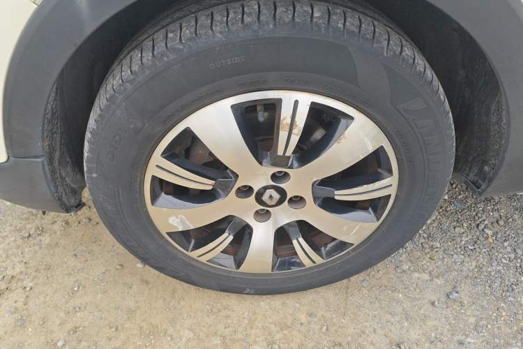 Used Renault Captur 2015 1.2T Automatic Standard Edition
