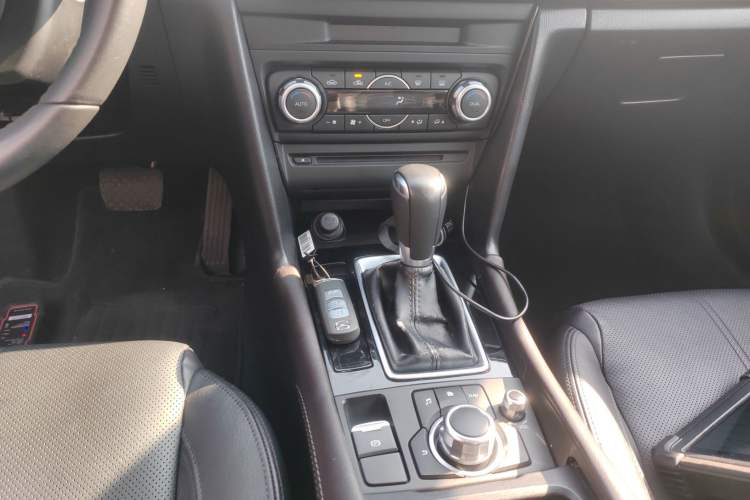 Used Mazda Mazda 3 Axela 2017 Sedan 2.0L Automatic Prestige Model China V Standard
