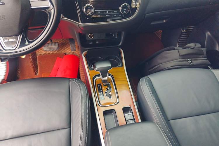 Used Mitsubishi Outlander 2019 2.0L Two-Wheel Drive Comfort Edition 5 Seats China V Standard