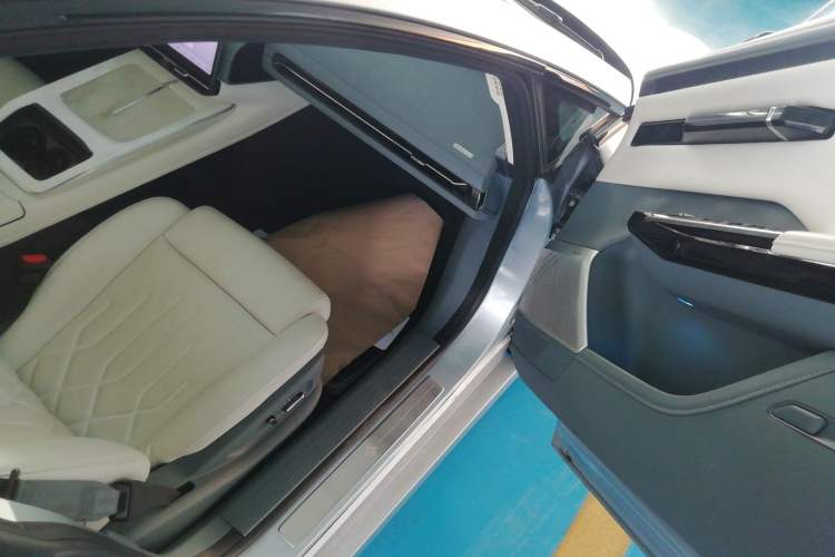 Used  GT 2023 560 Rear-Drive Seven-Wing Edition