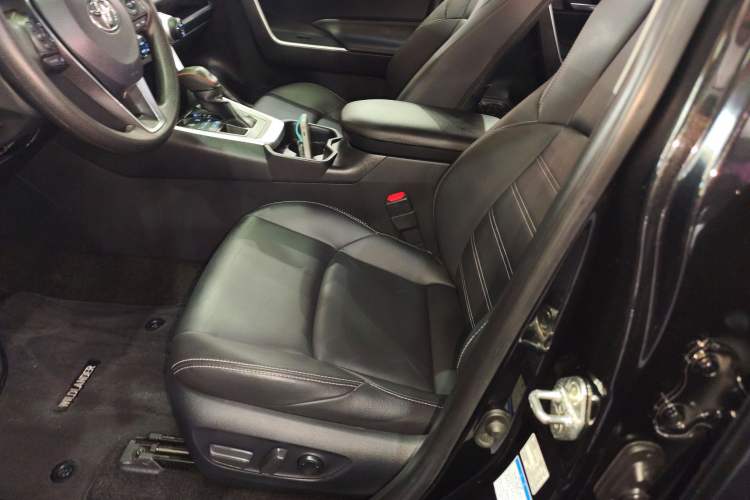 Used Toyota Wildlander 2020 2.0L CVT 4x4 Luxury Edition