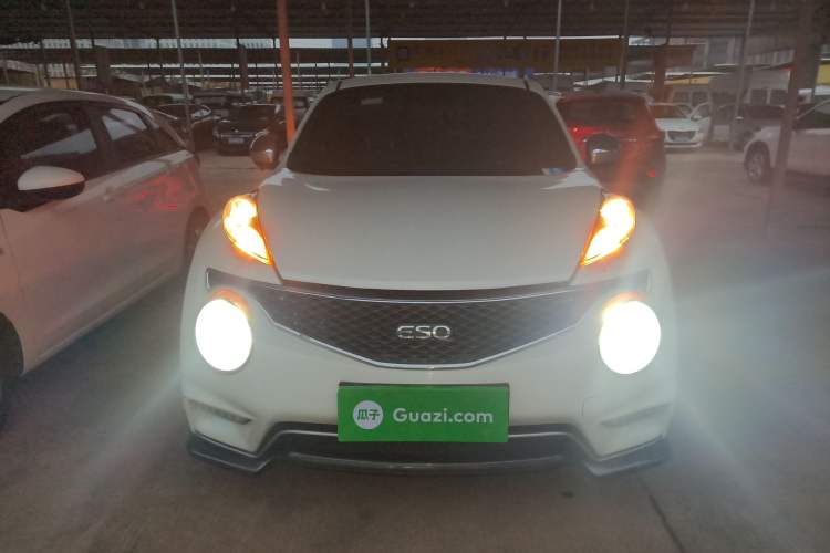 Used Infiniti ESQ 2014 1.6L Spontaneous Edition
