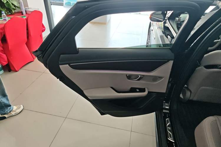 Used BYD Han 2025 DM-i Intelligent Driving Edition 125KM LiDAR Flagship Model
