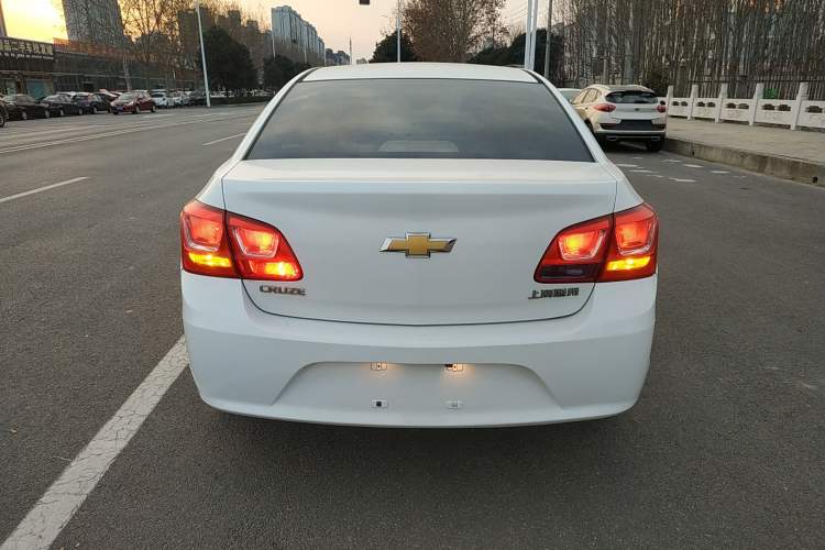 Used Chevrolet Cruze 2015 1.5L Classic SL MT
