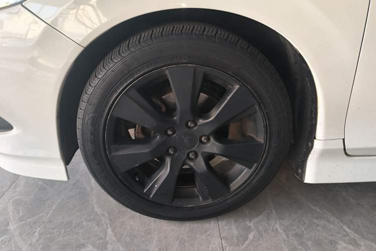 Used Honda Jade 2013 1.8L automatic Comfort version 5 seats
