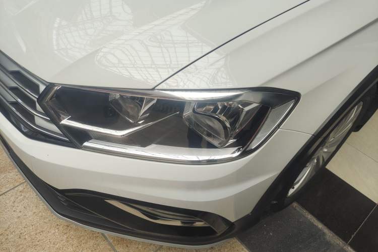 Used Volkswagen C-TREK 2018 1.5L Automatic Fashion Model