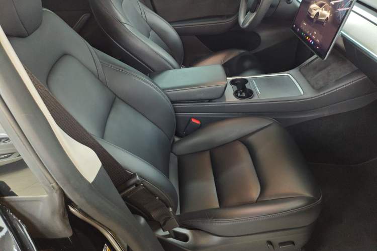 Used Tesla Model Y 2023 Rear-Wheel-Drive Version