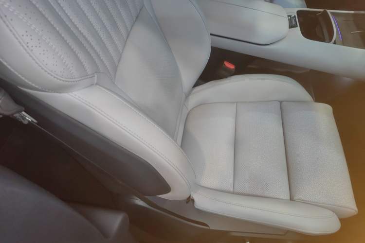 Used Lynk & Co Z10 2025 95 kWh 702 km All-Wheel Drive Intelligent Driving Ultra
